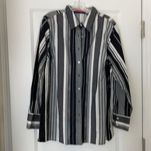 Gloria Vanderbilt Woman size 2X long sleeve blouse